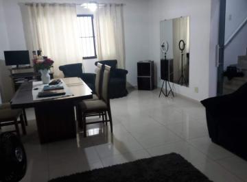 Casa · 141m² · 3 Quartos · 2 Vagas · Casa à venda no Centro em São Vicente.