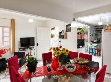 r3j84pw2ytcwmda0mwiwm2e1_md · Casa com 2 quartos a venda no Rio Tavares, Florianópolis