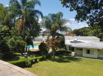 Casa · 2m² · 4 Vagas · 
                                Casa em Ana Rech com Piscina Aquecida
                            
