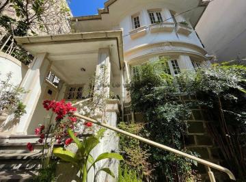 4956_iWh39cO66483X4_49566307c504e9673.jpg · Casa com dois pavimentos em excelente localização