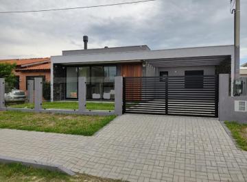 563556.jpg · Casa 3 Dormitórios - Bairro Arroio Teixeira