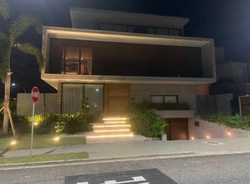 Casa · 1600m² · 8 Quartos · 8 Vagas · Casa de condomínio em  Rua Maria Amélia Buarque de Holanda - Barra da Tijuca - Rio de Janeiro/RJ