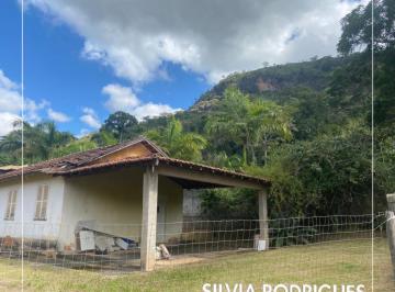 Casa en Venda de 5 quartos Secretário · Vende-se casa com terreno totalmente plano em Secretário