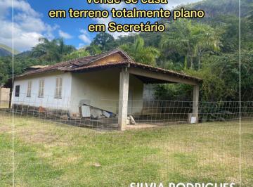 Casa de 5 quartos, Petrópolis · Vende-se casa com terreno totalmente plano em Secretário