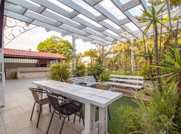 Casa · 233m² · 5 Quartos · 3 Vagas · Casa de 233m² com 5 quartos à venda Vila Nova Caledônia