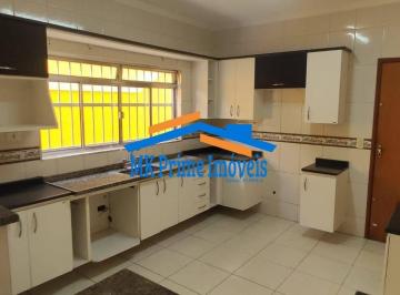 Casa · 214m² · 3 Quartos · 4 Vagas · Excelente Sobrado com 3 dormitórios, 4 vagas e Churrasqueira - Vila Piauí.