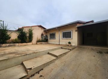 Casa · 200m² · 2 Quartos · 3 Vagas · Parque das Aroeiras - Casa com 02 dormitórios, Churrasqueira com armário e balcão, casa com piso cer