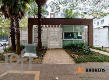 Apartamento · 171m² · 3 Quartos · 3 Vagas · Apartamento com 171 m² de área útil,  3 suítes, 3 vagas.