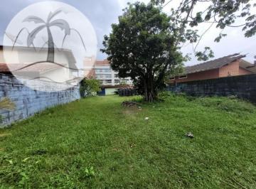 Foto 01 · Terreno plano e limpo no Maitinga 300 metros de distancia da praia com edícula nos fundos.