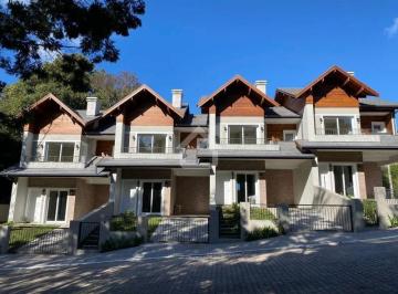 Casa · 118m² · 2 Quartos · 2 Vagas · VENDA - SOBRADO COM 2 SUÍTES PROXIMO AO CENTRO DE NOVA PETRÓPOLIS