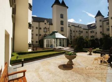 Apartamento · 98m² · 3 Quartos · 2 Vagas · Apto requintado em Campos do Jordão a poucos metros do centro do Capivari