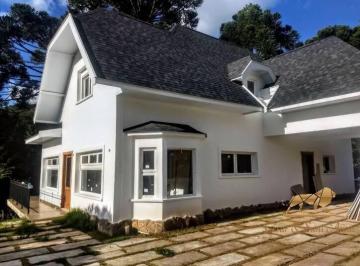 Casa · 353m² · 4 Quartos · 5 Vagas · Bela Casa á venda em condomínio fechado Campos do Jordão-SP