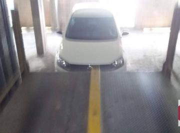 f32e76e682bb116052ae7d536fdc0bc8ee3d38f9 · Box/Garagem à venda por R$ 30.000,00 - Centro - Santos/SP