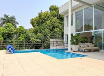 Casa · 680m² · 6 Quartos · 2 Vagas · Casa alto padrão à venda no Condomínio Marambaia ; em frente ao lago , quatro suítes, academia em Vi