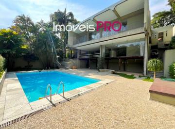 Casa · 900m² · 5 Quartos · 8 Vagas · Casa em Rua Fechada, 900 mts  05 suites no Morumbi