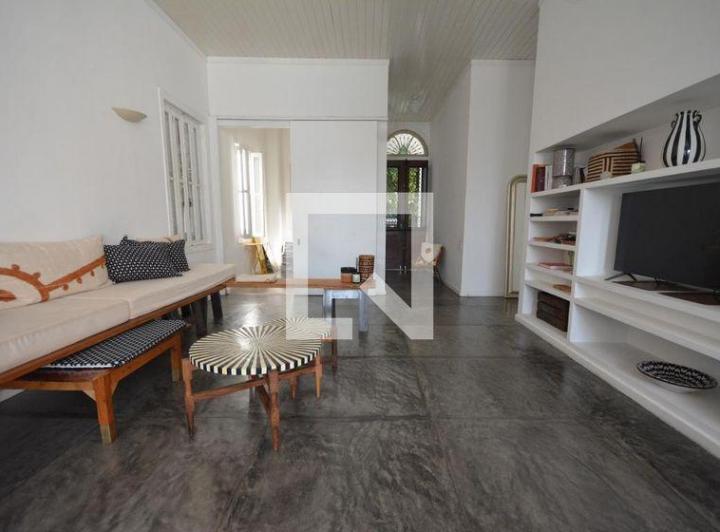 Foto do imóvel - Casa para alugar com 6 quartos e piscina no condomínio