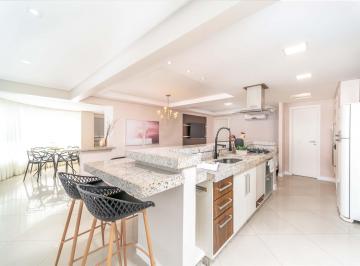 Apartamento de 3 quartos, Balneário Camboriú · Quadra mar - Barra Sul - 3 quartos com 2 vagas!!