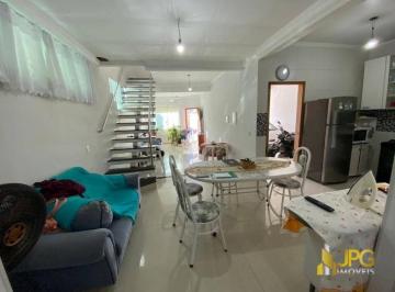 f751ecca5d17fb5ac89a2ddca3f3425500309349 · Casa no Centro de Balneário Camboriú/SC