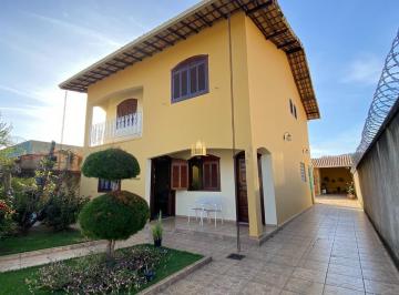 Foto 01 · Residência de Luxo no Centro de Esmeraldas-MG: 5 quartos, 1 suíte, piscina aquecida, área gourmet. O