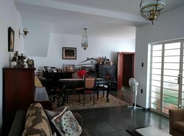 Casa · 323m² · 6 Quartos · 2 Vagas · Casa à venda no bairro Centro - Guaratinguetá/SP