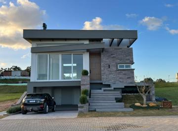 Casa · 260m² · 4 Vagas ·
Casa com 3 Suítes à venda, por R$ 2.090.000,00 - Nova Santa Rita/R