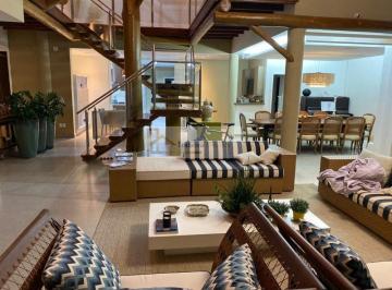 Casa · 865m² · 4 Quartos · 6 Vagas · Casa de condomínio para venda com 865 m² com 4 suítes, Porta