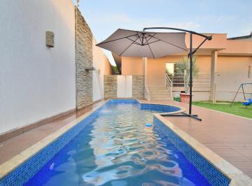 Casa de 3 quartos, Sobradinho · A Loop Imóveis vende casa de alto padrão, lote de 525m².