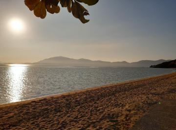Terreno · 375m² · Terreno de 375m² na Praia de Fora em Palhoça/SC - Poucos Metros do Mar!