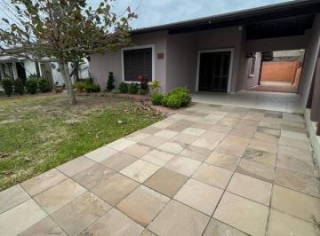 Apartamento · 3 Quartos · 2 Vagas · CASA NO CENTRO DE IMBÉ