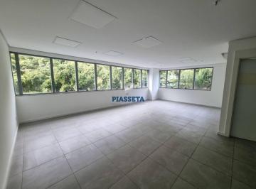 ed4c3fb7cc56f0811e5a4d705a990235bfd06ea9 · Sala com 92,77m² com vista para área verde pronta para uso no SC 401 Square Corporate