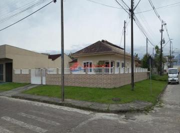 Foto 01 · Excelente  Residência de Esquina no Bairro Piçarras