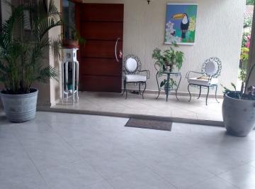 Imagem do Imóvel · Linda casa com 03 amplos dormitórios, sendo 01 suíte, piscina e espaço gourmet !!!