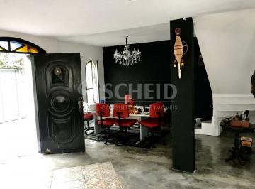 Casa · 200m² · 4 Quartos · 2 Vagas · CASA COM 4 QUARTOS  À VENDA  EM JARDIM MARAJOARA.
