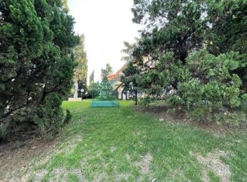 jardim · Casa à venda no Condomínio Vista Alegre Sede em Vinhedo.