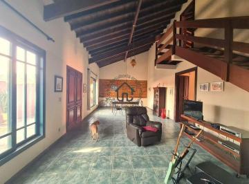 Casa · 238m² · 3 Quartos · 4 Vagas · Casa térrea à venda no Jardim Panorama.