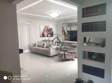 Casa · 220m² · 2 Quartos · 3 Vagas · Casa à venda no Santo Antônio em Jundiaí.