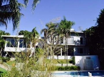 Casa · 682m² · 4 Quartos · 4 Vagas · Casa com 682,47 m² 4 quartos à venda no Condomínio Marambaia.
