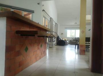 Casa · 201m² · 3 Quartos · 8 Vagas · Casa térrea à venda Residencial Água Verde em Atibaia.
