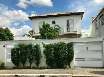 Casa · 159m² · 3 Quartos · 2 Vagas · Bela casa em condomínio fechado totalmente seguro