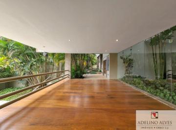 Casa · 900m² · 5 Quartos · 8 Vagas · Próxima ao Clube Paineiras, no Morumbi!