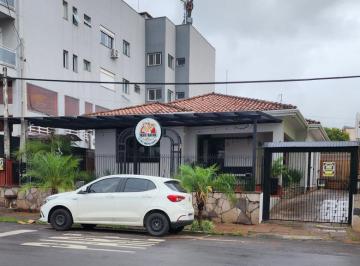 Comercial · 240m² · 3 Quartos · 2 Vagas · Casa plana