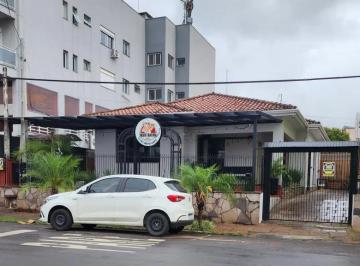 Comercial · 240m² · 3 Quartos · 2 Vagas · Casa plana