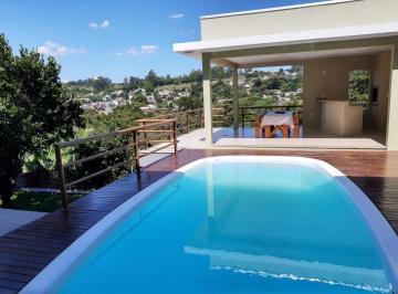 Casa · 239m² · 4 Quartos · 2 Vagas · Lindo sobrado