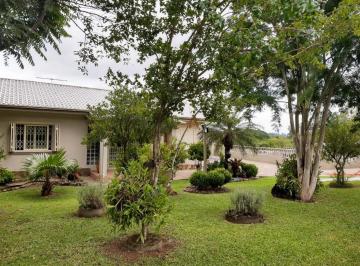 Casa · 260m² · 3 Quartos · 2 Vagas · Casa plana