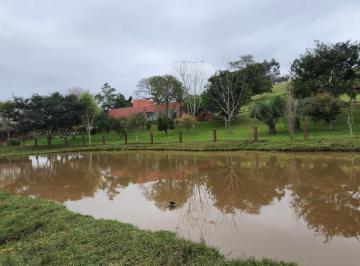 Rural · 220m² · 3 Quartos · 2 Vagas · 
                                Lindo Sítio
                            