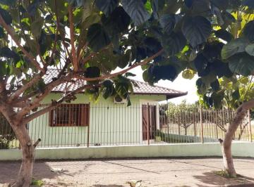 Casa · 148m² · 3 Quartos · 2 Vagas · Ótima casa plana