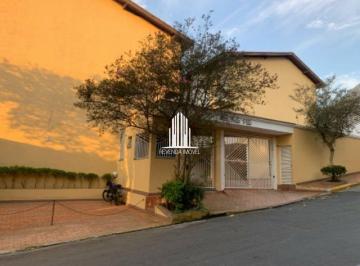 Casa · 137m² · 3 Quartos · 2 Vagas · LINDO SOBRADO SENDO 3 DORMITORIOS