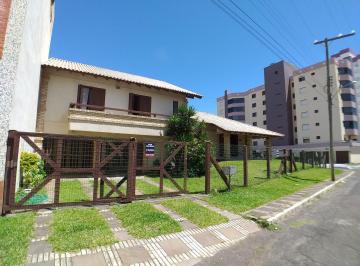 17044371_g.jpg · 
                                Linda casa numa das melhores localização de Tramandaí!
            