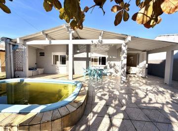 Casa · 300m² · 3 Quartos · 1 Vaga · Casa com piscina na praia de Atlântida Sul