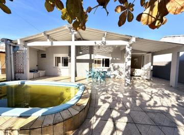 Casa · 300m² · 3 Quartos · 1 Vaga · Casa com piscina na praia de Atlântida Sul
